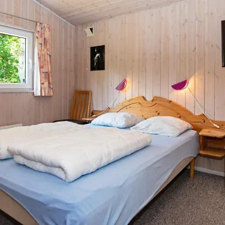 6 Person In Norre Nebel-by Traum *