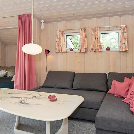 6 Person In Norre Nebel-by Traum *