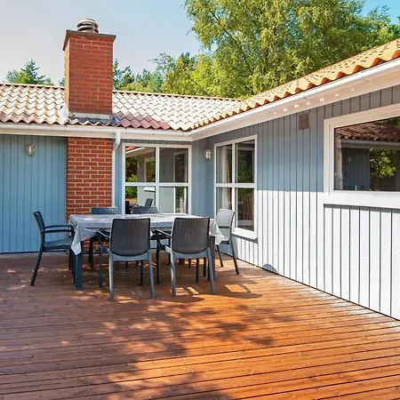 6 Person In Norre Nebel-by Traum *