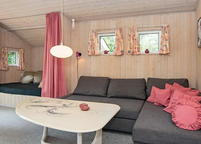 6 Person In Norre Nebel-by Traum *